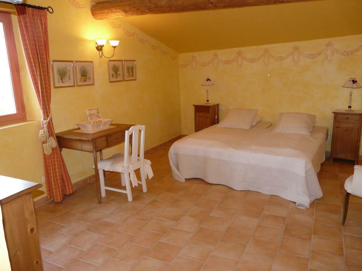 Bed and Breakfast La Capucine Lagnes Экстерьер фото